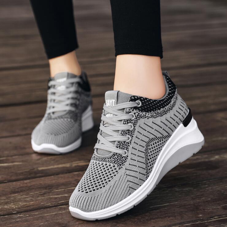 Fashionable Women's Breathable Thick Sole Sports Shoes